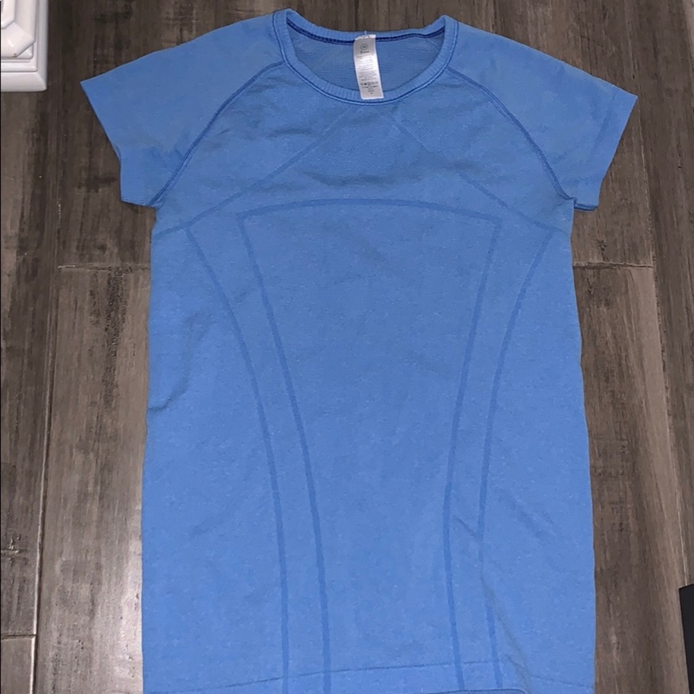 Ivivva fly tech tee shirt
